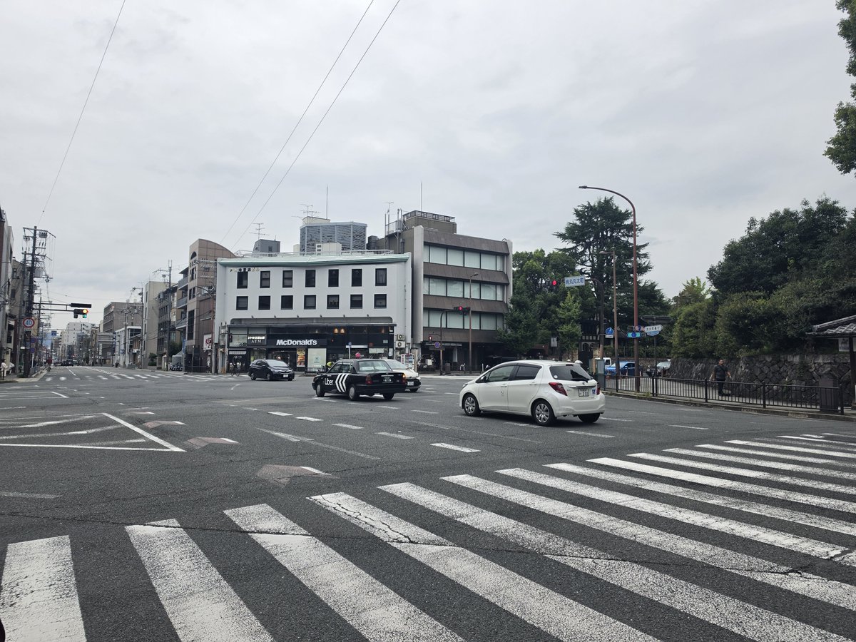 re10_mnhp's tweet photo. 丸太町駅付近
今回ローミング終了だけど問題なさそう https://t.co/00TPh4z0lt
