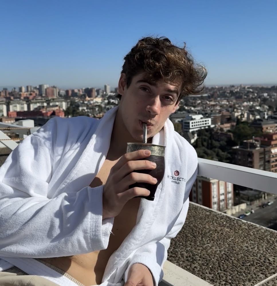 selestrii's tweet photo. Holisss, soy Sele (21)🇦🇷, los amo a mis gorditos 4381 y también estoy bancando mucho a max, busco mutissss💗 #Integracion43 #SiempreConEl43 https://t.co/qrAiOX3PBd