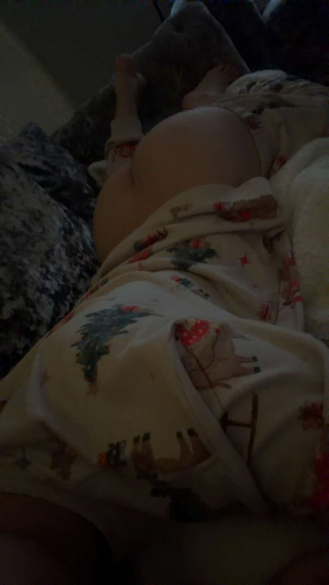 masonsdisco's tweet photo. laying all pretty https://t.co/a0L2s6vDS8