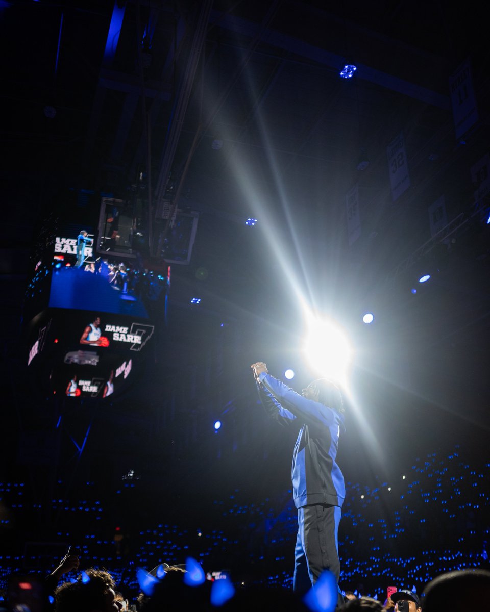 DukeMBB's tweet photo. big back https://t.co/NeiVOjyg26