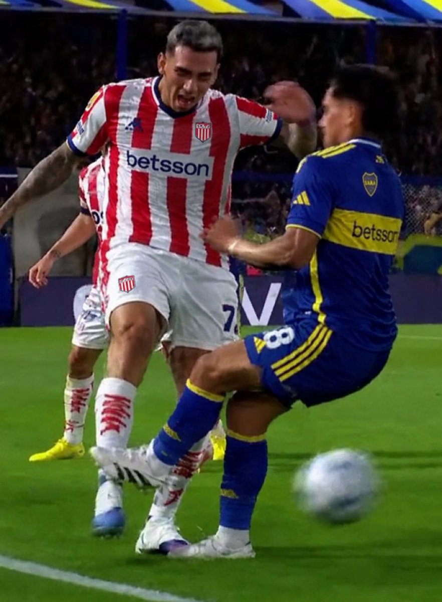 PibeFc's tweet photo. Cómo roba Boca eh no tiene sentido la Afa bostera https://t.co/KCenvaHs6W