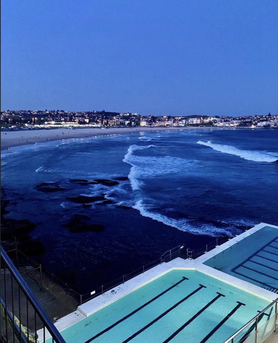 tara_ryan__'s tweet photo. @majamediaco OBSESSED with this colour, my fav pic of Sydney https://t.co/IctSUUNbb6