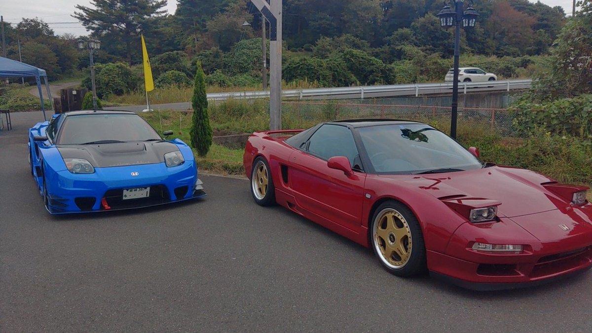 Nephrite_Z27AG's tweet photo. やべぇスーパーカー達(´・ω・｀) https://t.co/8qh0qKymHb