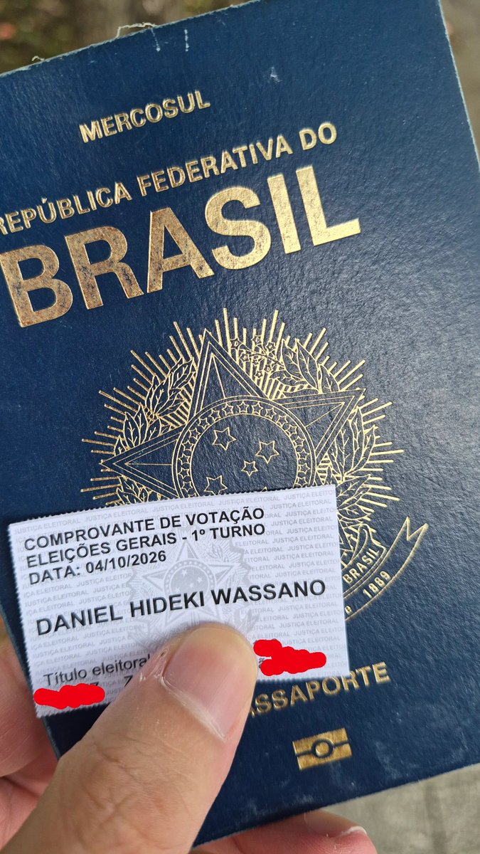 dani_wassano's tweet photo. Hoje fui a primeira pessoa da minha família a apertar 13 com força!! https://t.co/Jrg07LHOPI