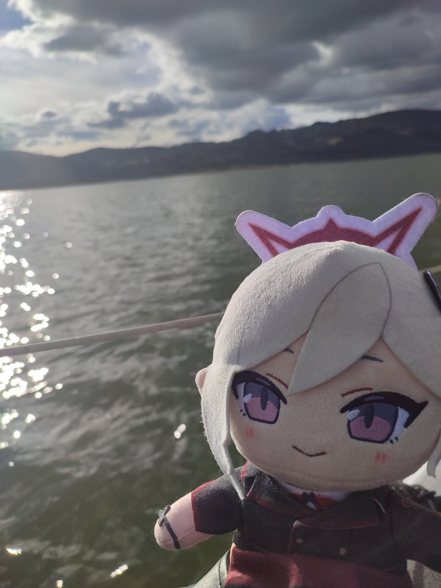 WonderKufufu's tweet photo. We went into a lake. https://t.co/KpnKtGWGcs