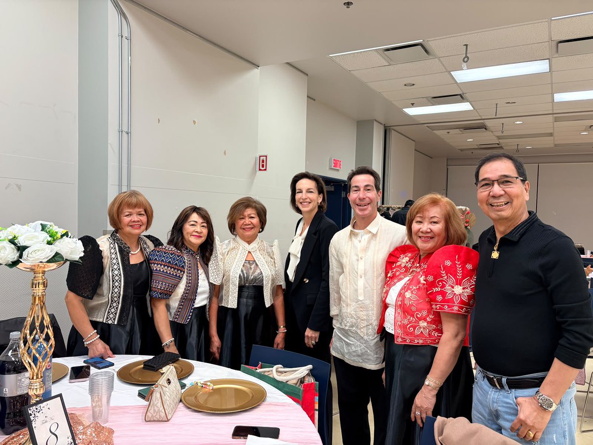 AHousefather's tweet photo. It was wonderful to attend the 27th anniversary of the Kababaihang Rizalista tonight. 

 C’était merveilleux d’assister ce soir au 27e anniversaire du Kababaihang Rizalista. https://t.co/1BOM6oxNKc