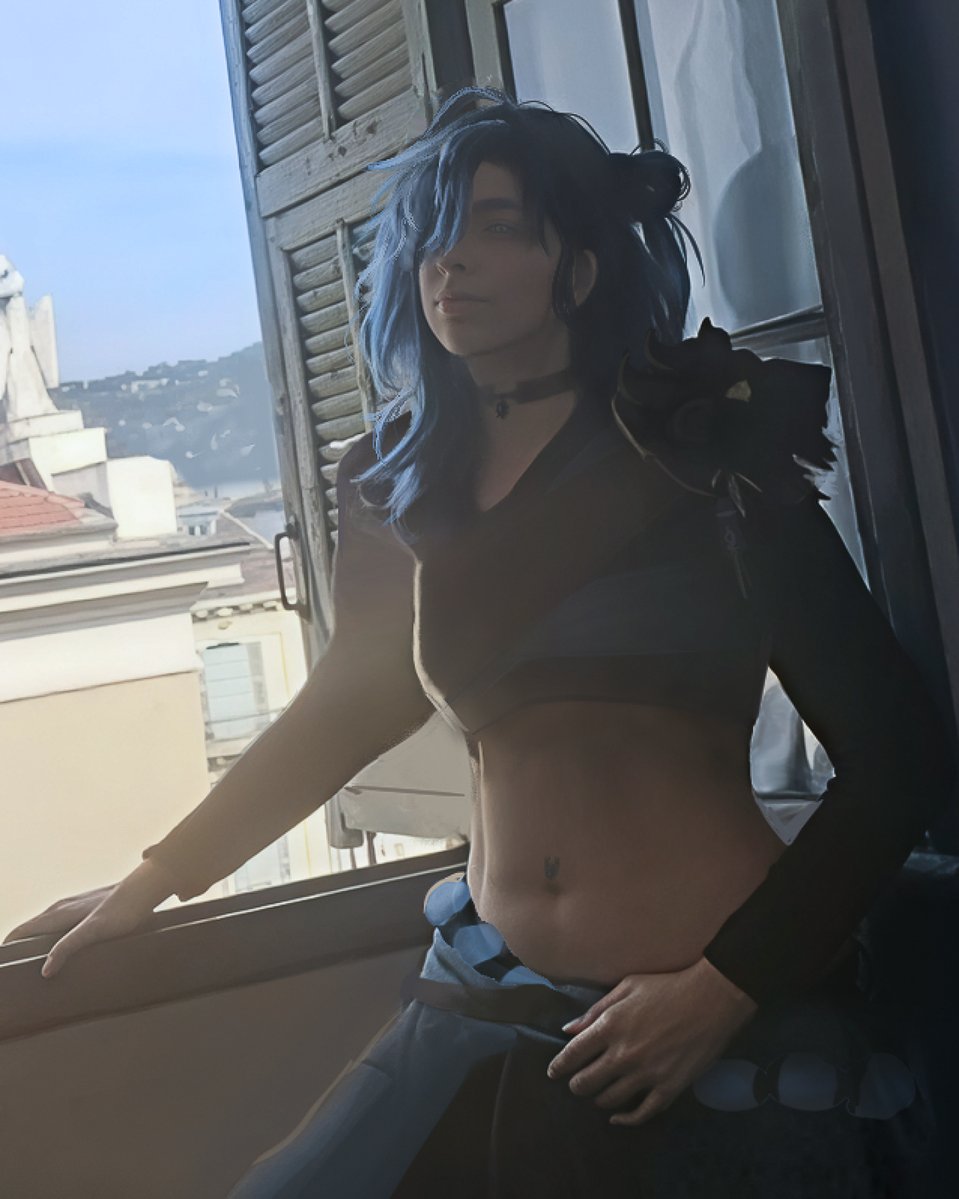 KeirynCoser's tweet photo. { Cosplay Saeir Alarie }

This shooting is the definition of "i did what i could with what i had".
Half of the accesory are missing, the outfit stays in place with pin and a dream, i was standing on a rolling chair and my desk.
But you know what ? I love it~

#Cosplarie #Gallarie https://t.co/ix00wBdfJF