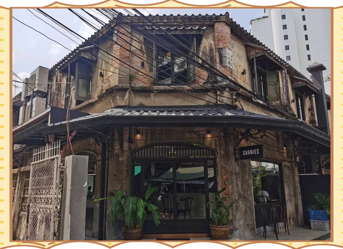 marino_ras's tweet photo. The turbulent perfume shop’s owner looked relaxed amid the leisurely vacation. https://t.co/126LpS8rDG
