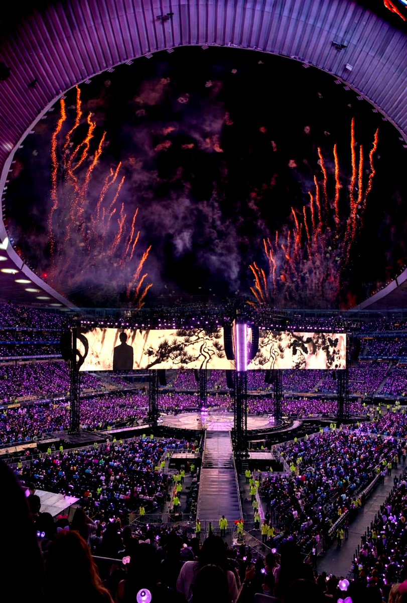 lovelyntaehyung's tweet photo. ARMYS MEXAS MIREN LO BONITO QUE SE VERÍA EL ESCENARIO DE ARIRANG EN EL ESTADIO AZTECA (BANORTE) https://t.co/KF0yZyTeij