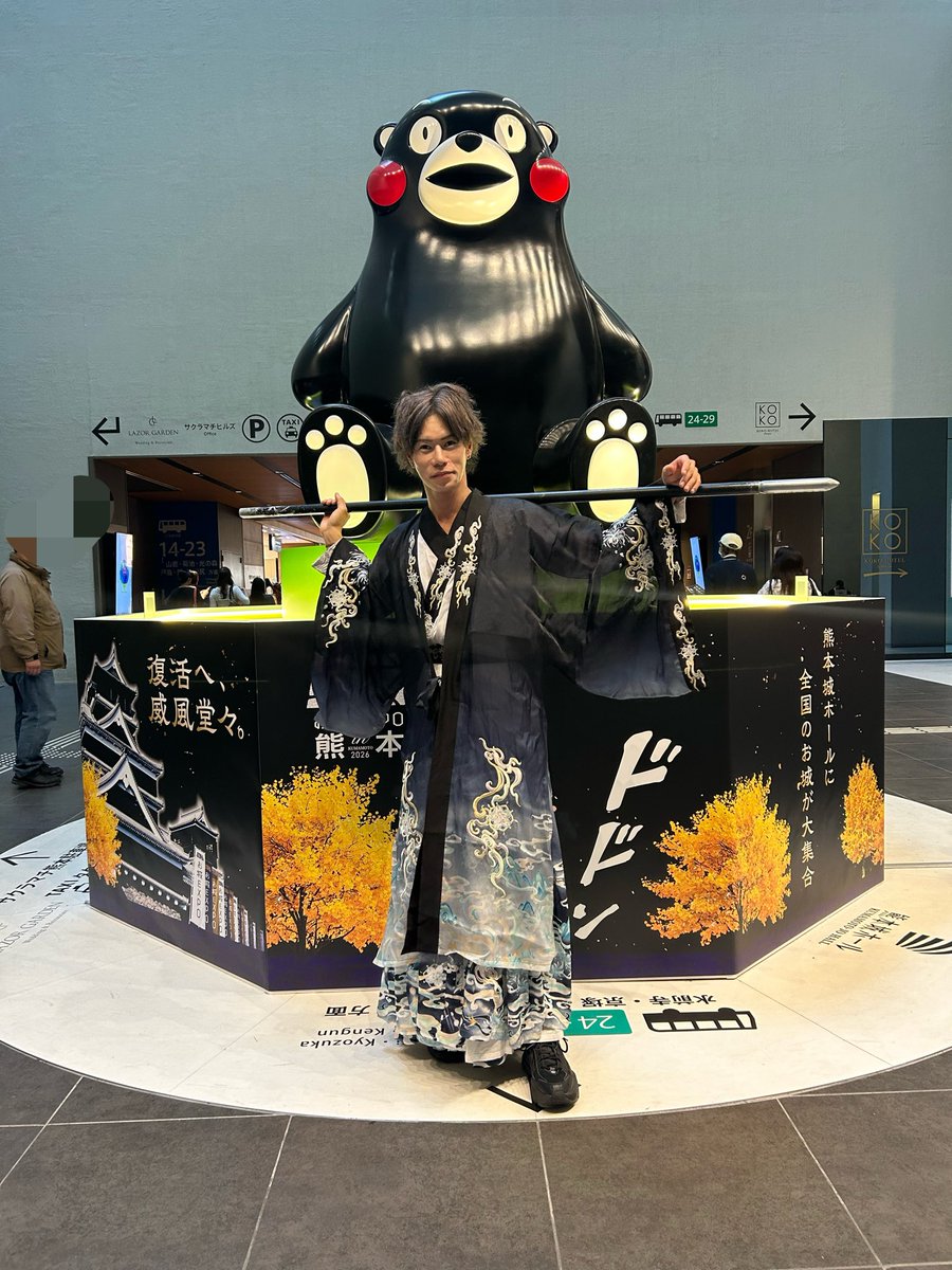 Shirobito_jp's tweet photo. 今日は、傍島将大さんのステージが2つあります！
1115〜「傍島将大と攻める熊本の城」
1245〜は、諸星天音さんとの「清正公（傍島将大）vs戦国プリンセス博士・天音ちゃん！「戦国最強トークバトル」

お楽しみに！
#お城EXPOin熊本 https://t.co/zlWbC3kGYv
