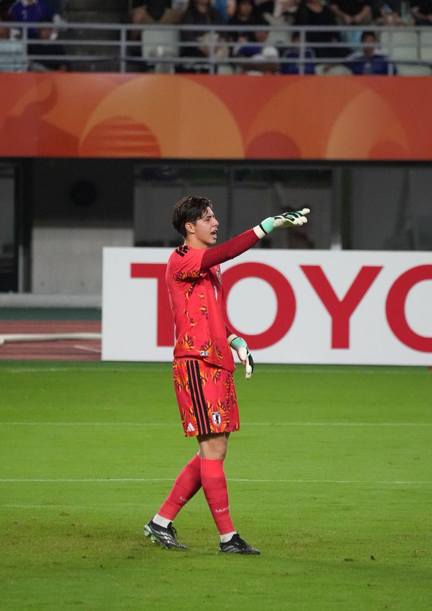 nekomalk_catCAM's tweet photo. 📸｜#アジア大会 準��勝｜#U21日本代表

#ピサノアレクサンドレ幸冬堀尾
⚽️長居陸上競技場 https://t.co/JRZLFnbvqs