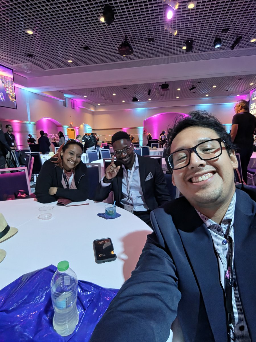 Urlilhomeboy's tweet photo. Spent Friday at #AI305, hosted by @FIUBusiness. Biggest takeaway: companies aren't waiting on governments to finish AI rules. They're building their own oversight, and it starts with data you can trust.

Thanks @MiamiDadeCounty for sponsoring me! #AIforGood https://t.co/OyV0CS46DE