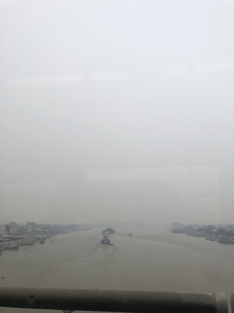 yossioccy's tweet photo. Kota kita blur ~ view kabut asap dari atas lrt 😢 https://t.co/Aci3fMMFLJ