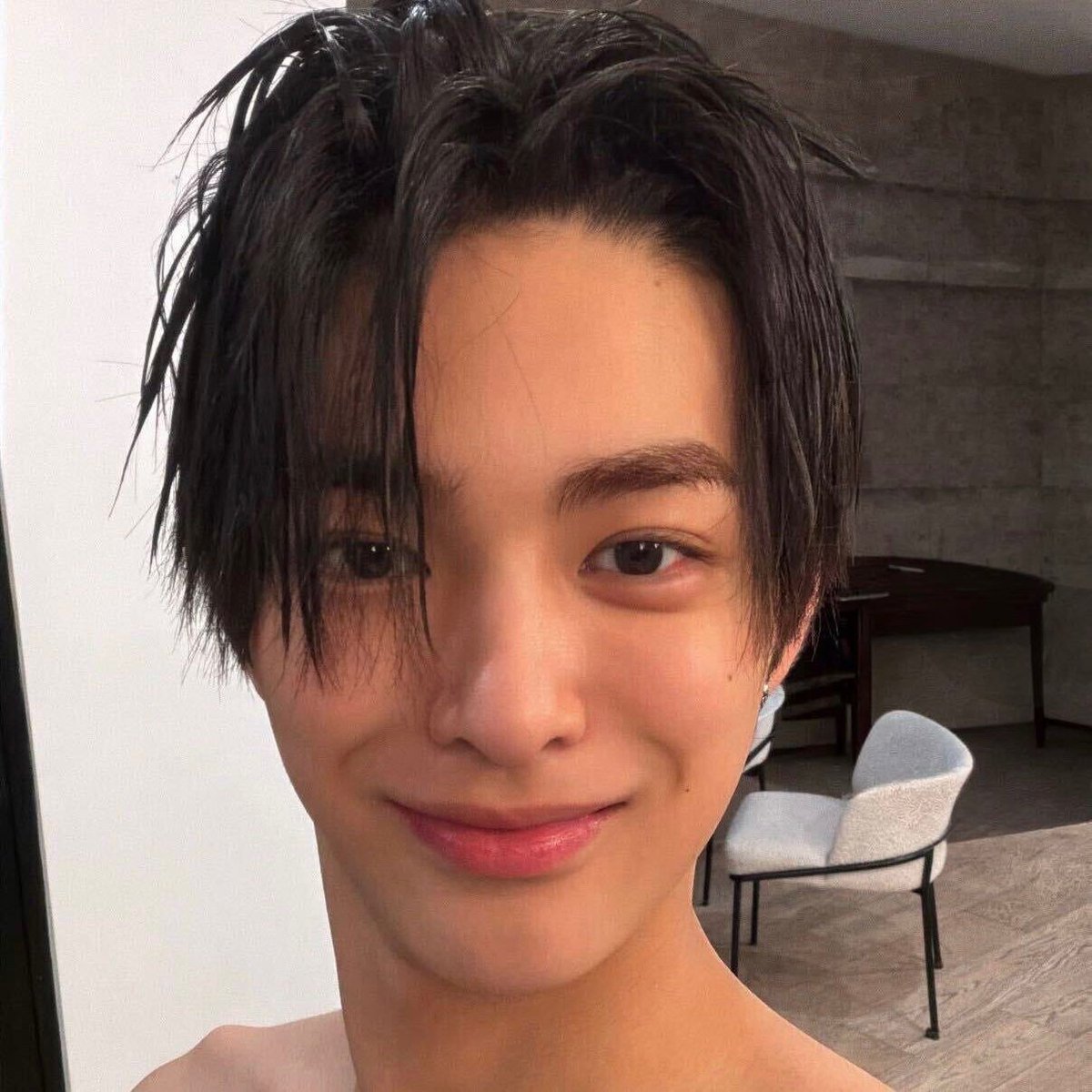 ahnyearning's tweet photo. hii selamat pagii dari duduyy okayy https://t.co/x3B6osAOGQ