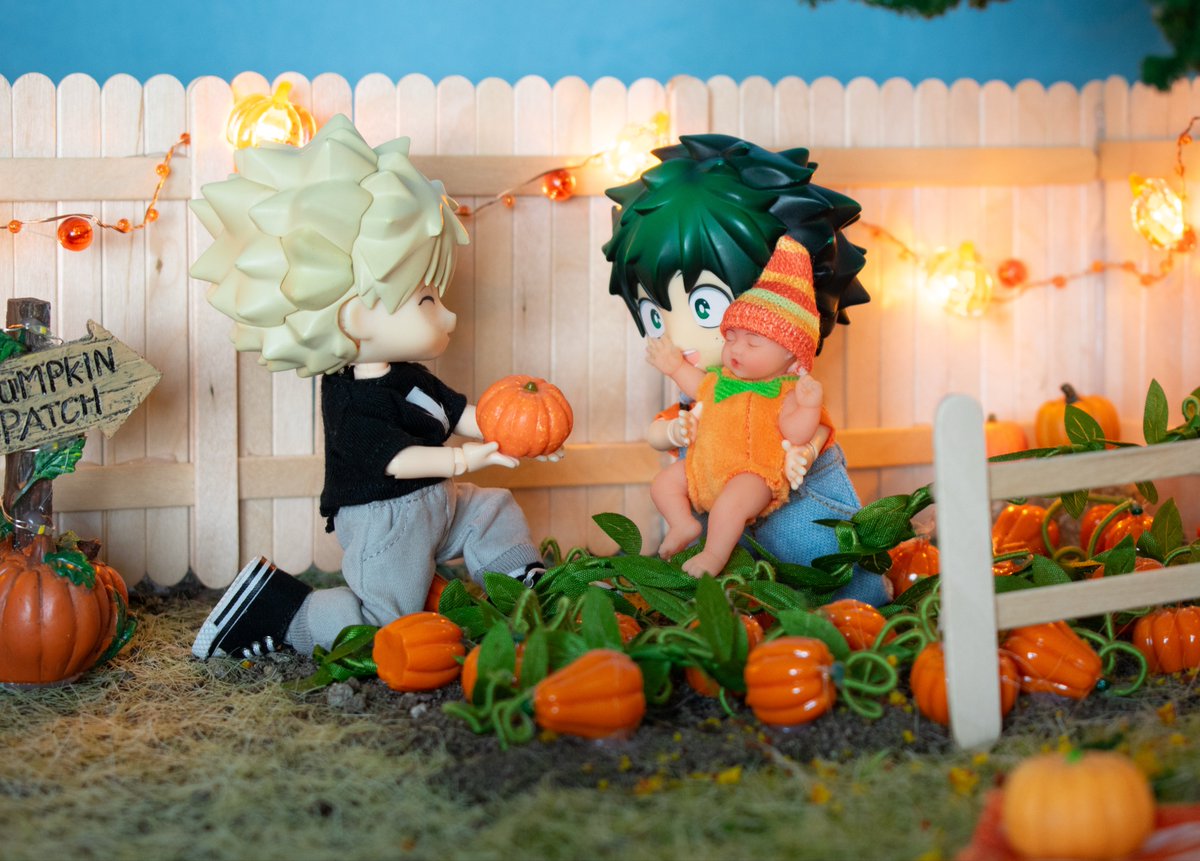 EEE5712's tweet photo. Baby’s first pumpkin patch 🧡💚

#bkdk https://t.co/nBfnl3VDGp