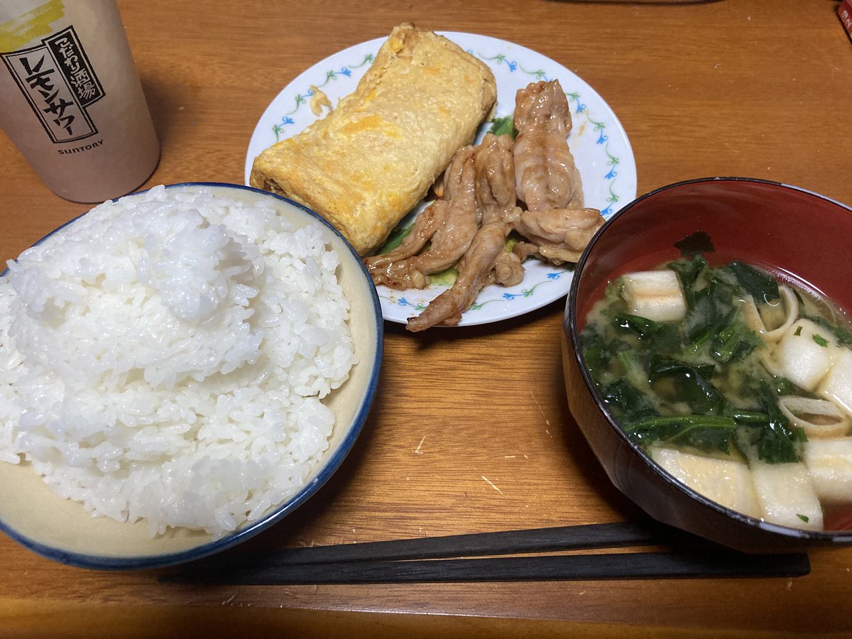 yonezo_213's tweet photo. #よね飯
鶏肉焼いてみた( 'ω'  ) https://t.co/J6XEpCoZcA
