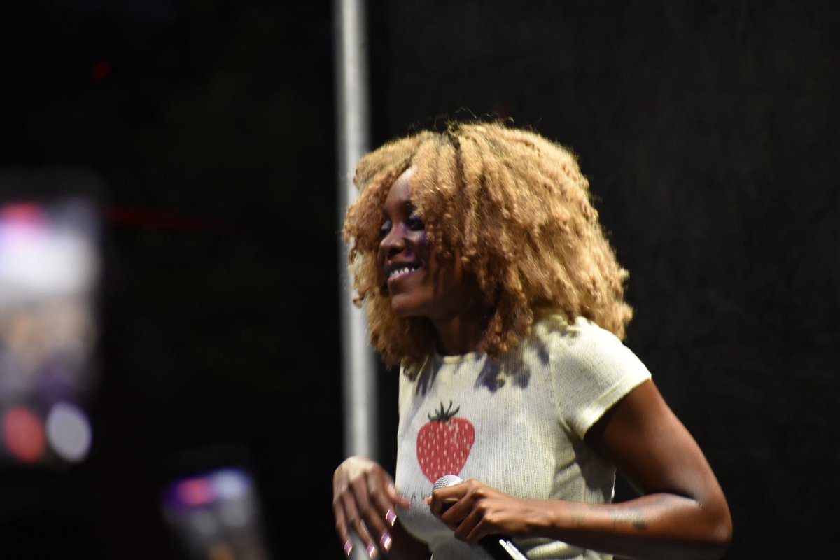 hobbyschooluh's tweet photo. Rapper and poet Noname closes the inaugural Houston Futures Festival at Project Row Houses following a day of future-focused conversations, hands-on learning and performances by local artists. Thank you, Third Ward! https://t.co/IYQtk6onHx