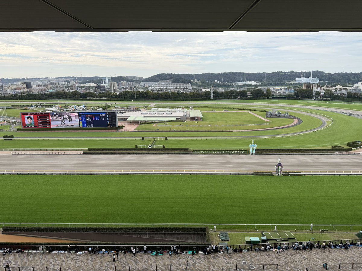 tjuta0210's tweet photo. ただいま東京競馬場 https://t.co/CFoAOYFSkW