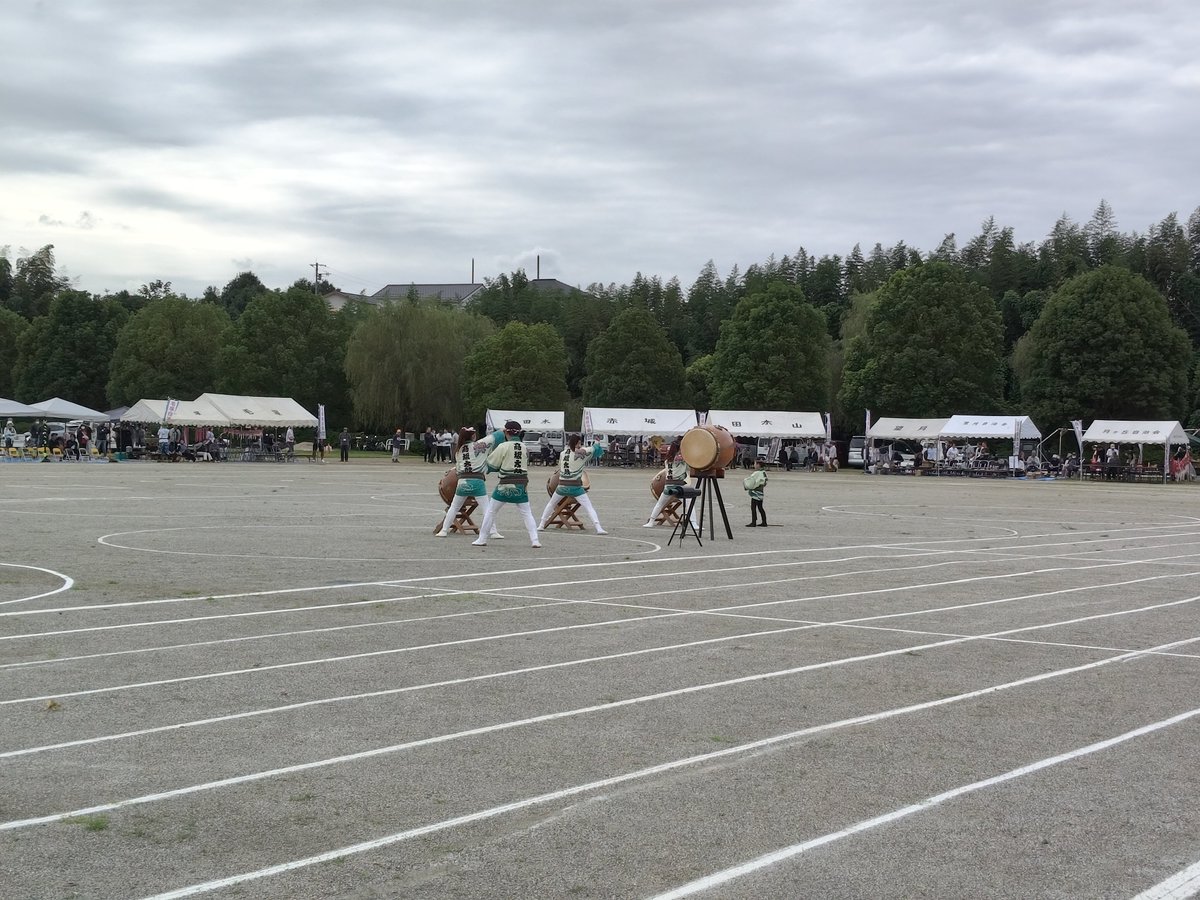 nin_nin_yoshi's tweet photo. スポーツフェスタ in 高坂 🎌🏃💨
商工会青年部は招集係として運営参加です✨
高坂リバーサイドパークにて開催してます！駐車場も空きがあるので、沢山ご来場頂き、選手の皆さんへ応援お願いします！ #東松山  #高坂
 #運動会  #自治会 https://t.co/zObGEB0RWU