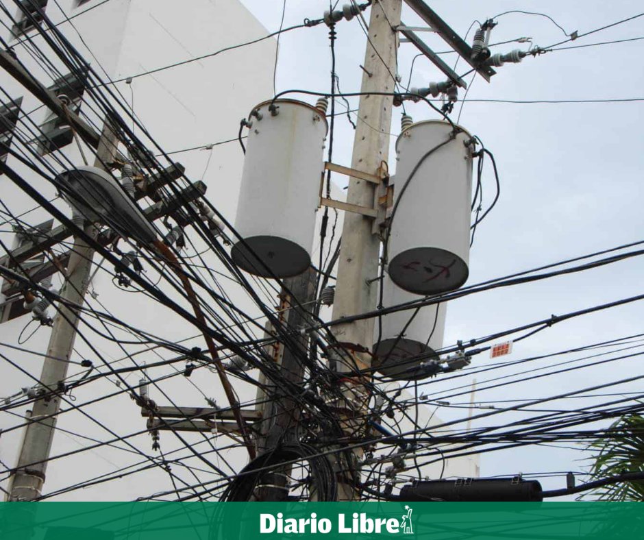 DiarioLibre's tweet photo. ⚖ | #JusticiaDL | Brigadista de empresa contratista de Edeeste es sometido a la justicia por una conexión ilegal
Aquí los detalles 🔗https://t.co/h6U9syGs8P
📸 Foto: Archivo/ Diario Libre
#DiarioLibre #Edeeste #ConexiónIlegal #FraudeEléctrico #Electricidad #SantoDomingo https://t.co/oLgNW6F1a4