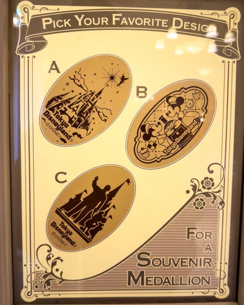 MezzoMikiD's tweet photo. 東京ディズニーランド
「ホームストア」10月発売
シンデレラ城&amp;ティンカーベルデザインのスーベニアメダル 販売中☆
https://t.co/Fkno2mUhAt https://t.co/WZfCoUzzz2