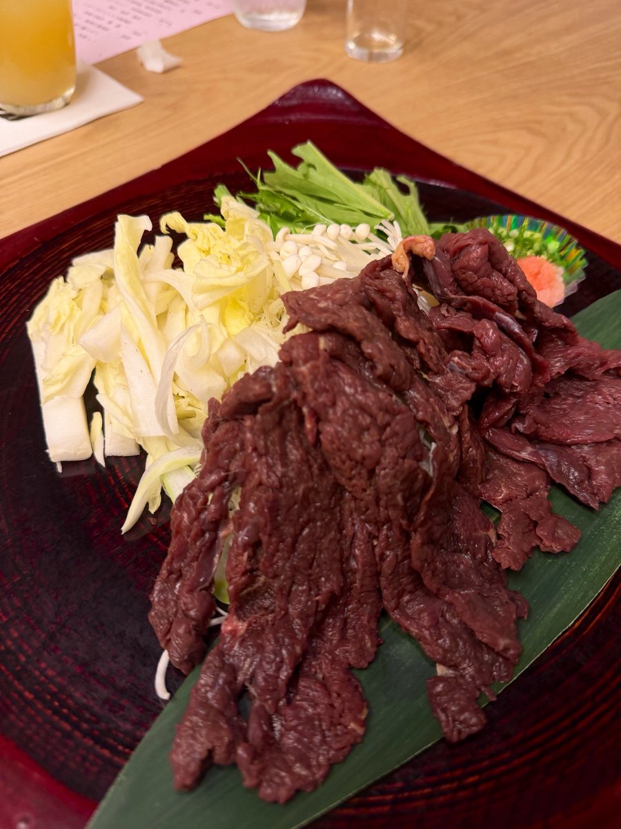 onsen_mami's tweet photo. 磐梯熱海温泉 守田屋♨️の夕食！
豪華な前菜や会津の郷土料理こづゆ、馬肉のしゃぶしゃぶなど、福島の美味しい料理が食べれます🤤
馬肉のしゃぶしゃぶは、初めて食べましたが！柔らかくて美味しかったです!! https://t.co/lp6MF6rtU5