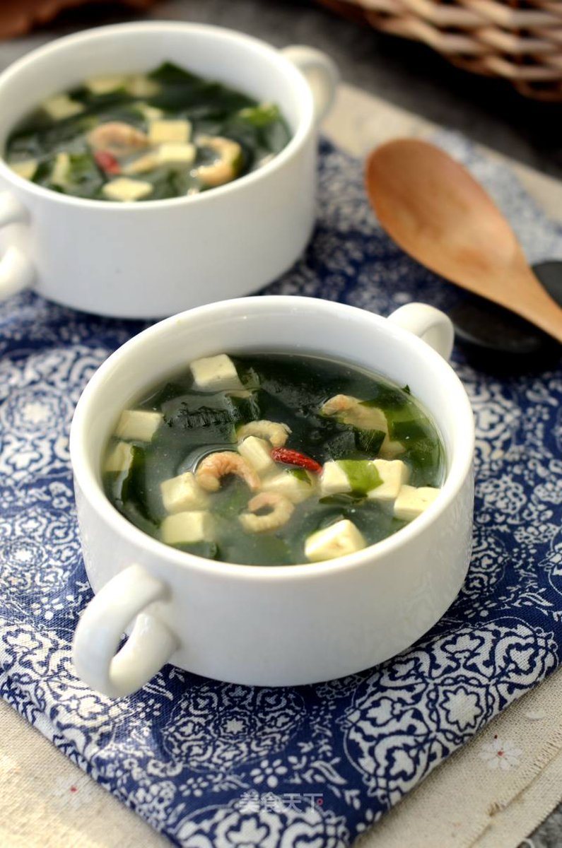 9oldfishbrain's tweet photo. [Just a bowl of steaming 豆赴腥 soup, warm enough to chase away the chill!]， https://t.co/50RjMgQ4yR
