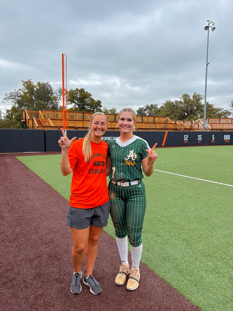 wrengaines2029's tweet photo. Awesome day back in Stillwater! I had so much fun camping the Cowgirl way and also getting to do it alongside my teammates, @HartleyHurt and @Addie_Ozgo2030! I really appreciate all the one on one work and advice throughout the day. Thank you coaches for the invite and for such a fun time! 🧡🧡

@OSUcoachG @Coach_Shippy @bergy_9 
@AGTOlson16u @TamborraStacy @freemanmekhia @Byrnes_Softball 
@ExtraInningSB @PrepSoftball @LineDsoftball @SoftbalAmerica @RecruitMatador @THEWOWSB @Rule42sports