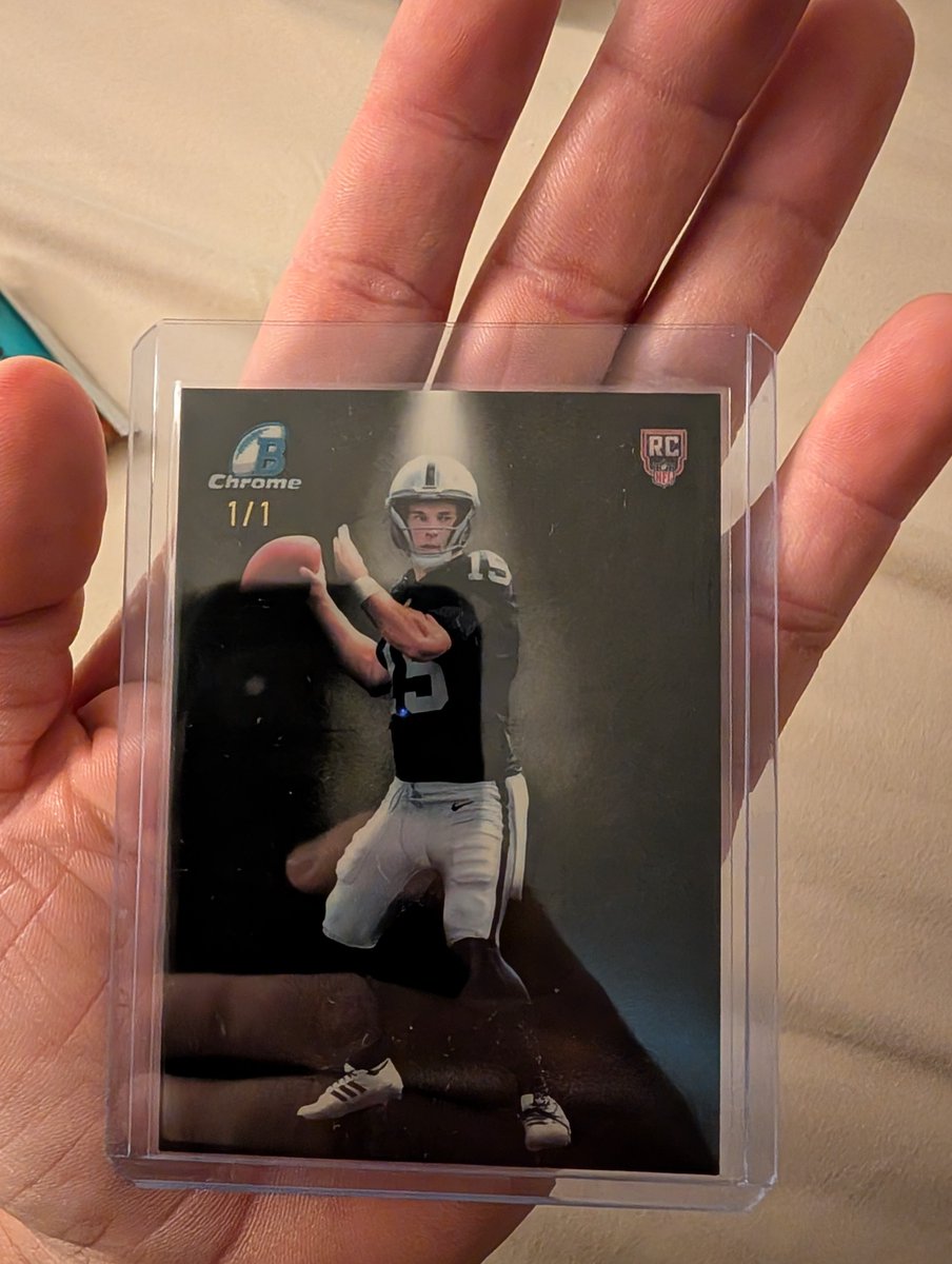 MrREDEYEz817's tweet photo. THE MONSTER HAS BEEN PULLED! 🚨 Just hit the 2026 Topps Bowman Football Fernando Mendoza Superfractor  1/1! Cal star &amp; Raiders #1 pick. Headed to @GoldinCo @KenGoldin for an Elite Auction! 💰🏈 #TheHobby #SportsCards #ToppsBowman #FernandoMendoza #Raiders #Superfractor https://t.co/qZD5dYkfkM