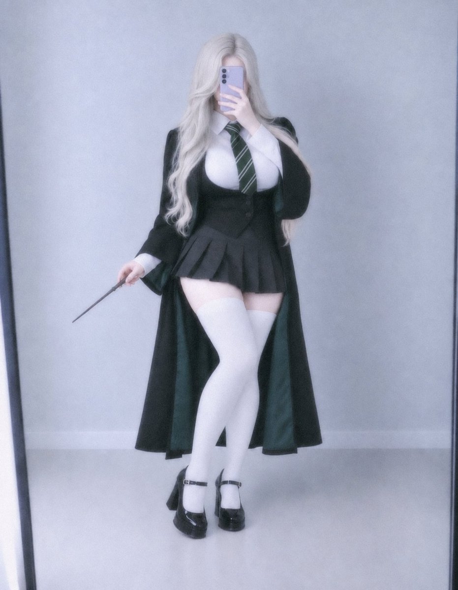 YuraRikudou's tweet photo. "Training for the ballet, Potter?" https://t.co/EJ2mpVC1Nf