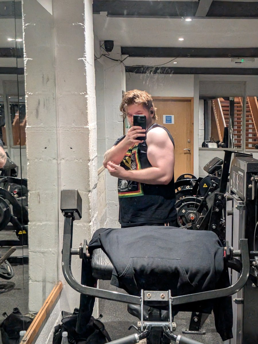 Bernietheburn's tweet photo. New intro 

☆ He / Him
☆ 29 and British 
☆Games: FN, Helldivers, Arc Raiders, Phas, Soulslikes, Metal Gear, Chiv
☆ Nerd shows and anime like Fallout, JJK, Steins Gate

#moothunt promotwt gymtwt gamingtwt moots promo https://t.co/TpBY6RxIVy
