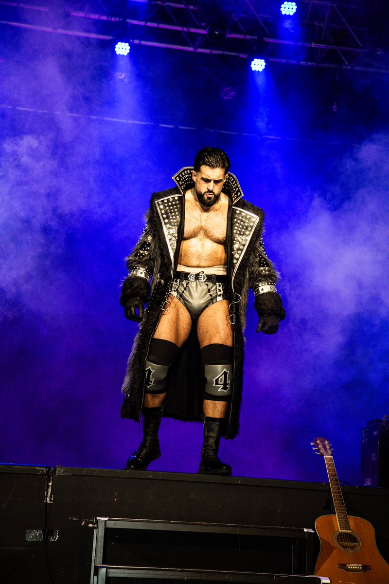 AinoaAVergara's tweet photo. 📸 Drilla MOLONEY at @khao_wrestling https://t.co/JzJyvhnlL3