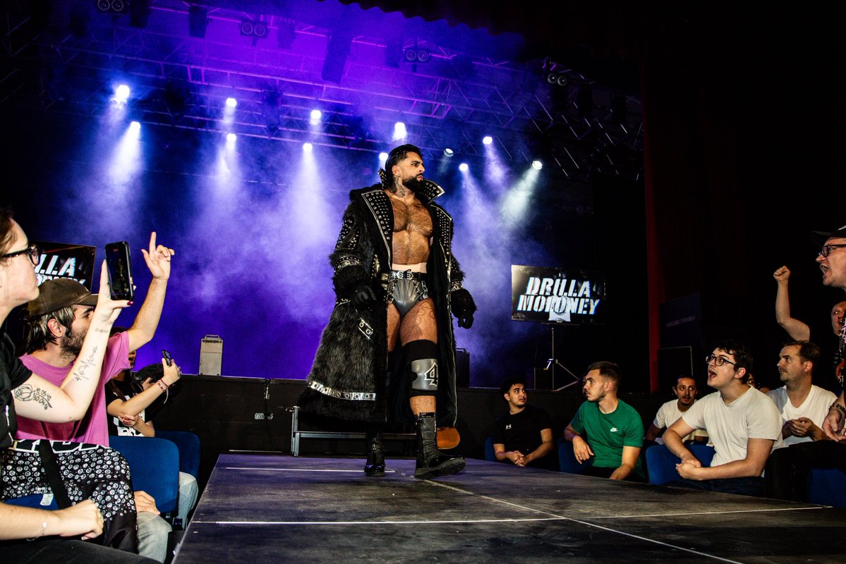AinoaAVergara's tweet photo. 📸 Drilla MOLONEY at @khao_wrestling https://t.co/JzJyvhnlL3