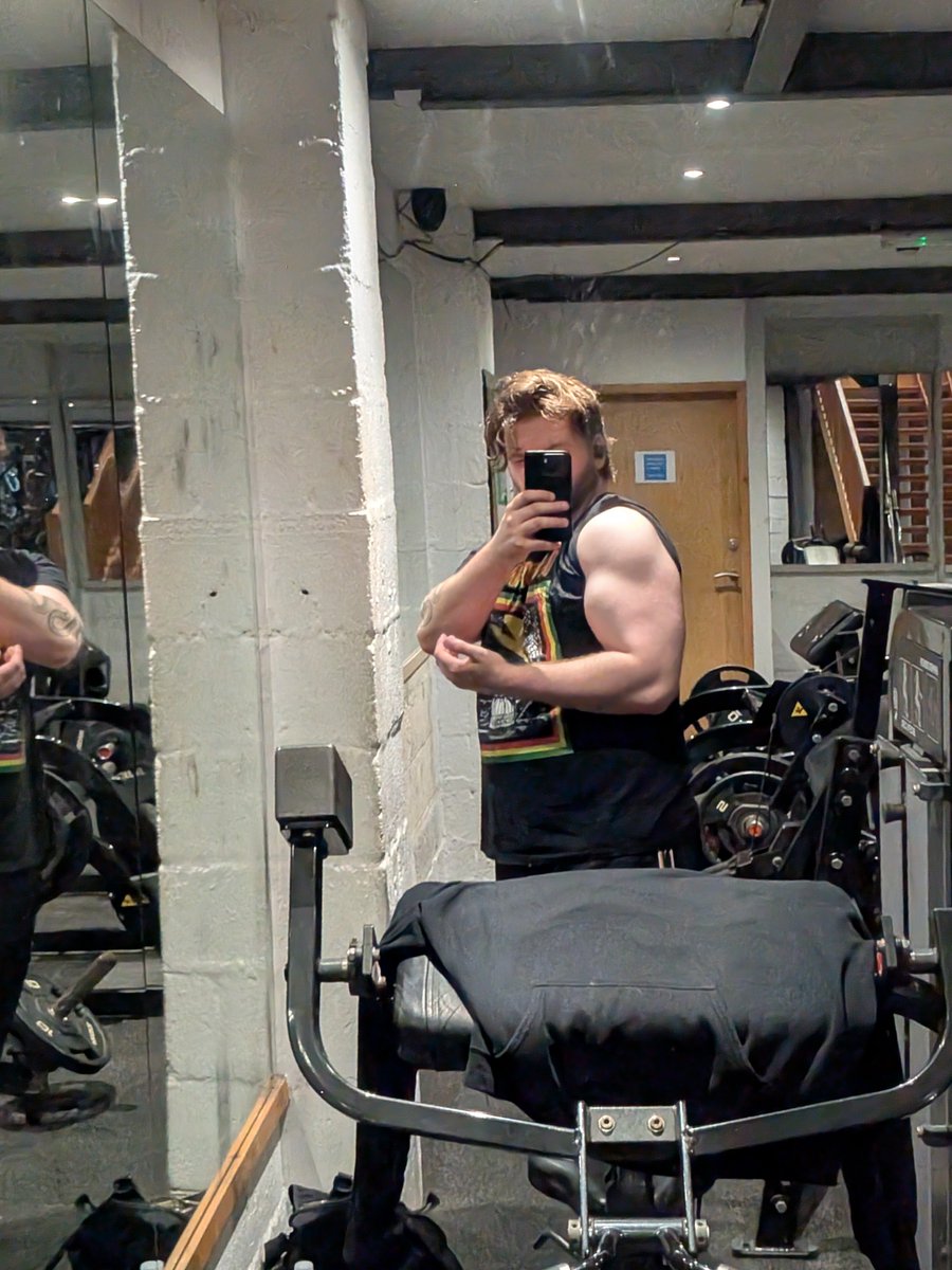 Bernietheburn's tweet photo. New intro 

☆ He / Him
☆ 29 and British 
☆Games: FN, Helldivers, Arc Raiders, Phas, Soulslikes, Metal Gear, Chiv
☆ Nerd shows and anime like Fallout, JJK, Steins Gate

#moothunt promotwt gymtwt gamingtwt moots promo https://t.co/TpBY6RxIVy