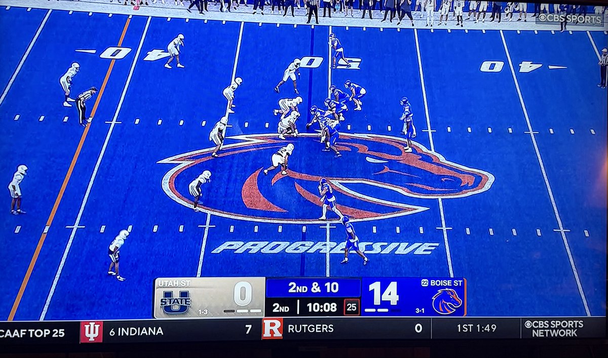 RegeGk3go's tweet photo. I don’t know about you, but I’ve always loved the blue field and the Boise State Broncos… https://t.co/qcq2s278NE