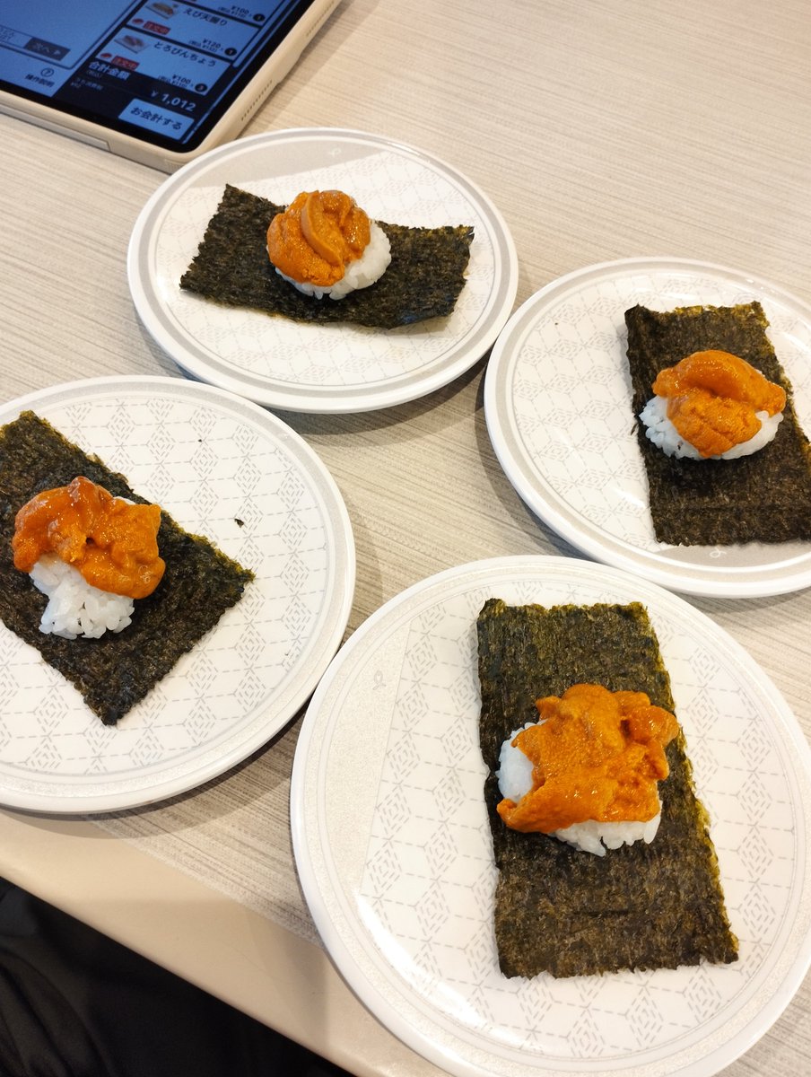 KujiraShake's tweet photo. 昼
はま寿司🍣
近場の店ではまだウニ軍艦 110円👏
売切れる前に間に合った👍️
そこまでウニ好きでもないけどw😁
110円のウニ軍艦なんか
今後あるかわからん🤔
寿司も推せる時に推せ‼️
(；´∀｀)💦
🤪 https://t.co/JemtZYJ781