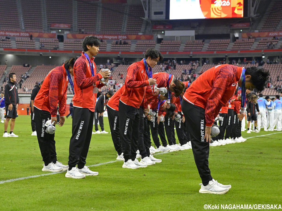 gekisaka's tweet photo. 【写真特集】3大会連続の銀メダル…悔しさをにじませるU-21日本代表の選手たち(70枚)

https://t.co/sXmDgs2xGu

#サッカー日本代表 #daihyo #アジア大会 #AsianGames #ゲキサカ https://t.co/GTeC2TkIcG