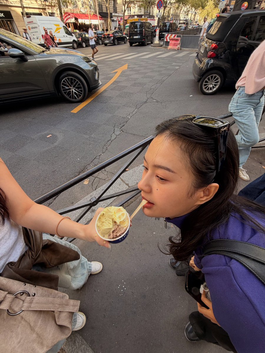 milknobeef's tweet photo. I love how the shoes keep the whole outfit sleek and polished. #PFW #YSL

#YSLxMilkPansa 
#MilkPansa 
#SaintLaurentSS27 https://t.co/hbN4WKC3sb
