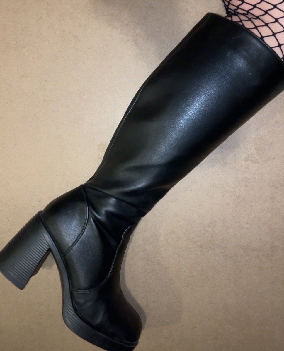 loveprincessvic's tweet photo. Computah make the little Finsub reading this send $22
…
Or $222  (it’s my angel number) 🪽 https://t.co/IiDzqjsIQt