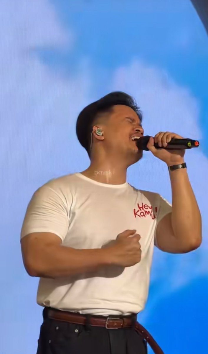 haloderaa's tweet photo. babang barsena badannya idaman banget 
dadbod 😘🥰 https://t.co/zvqgW5nkvg