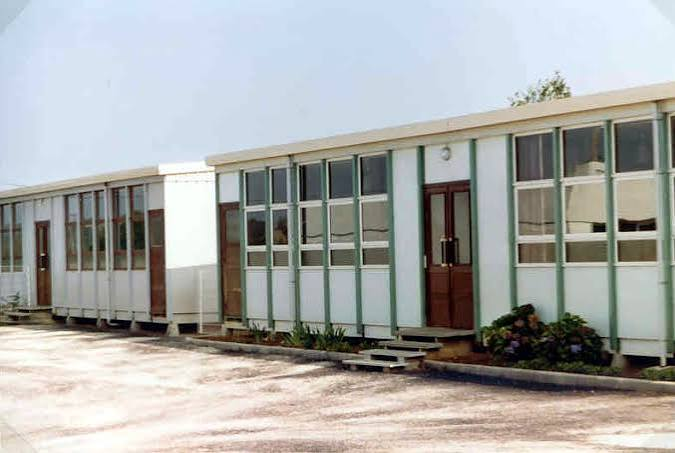 CesarFN13's tweet photo. @franceinfo Mon ancienne école primaire, bande de 🤡
Vous donnez le Bac à des illettrés, incultes... https://t.co/1NNgD4wfcu