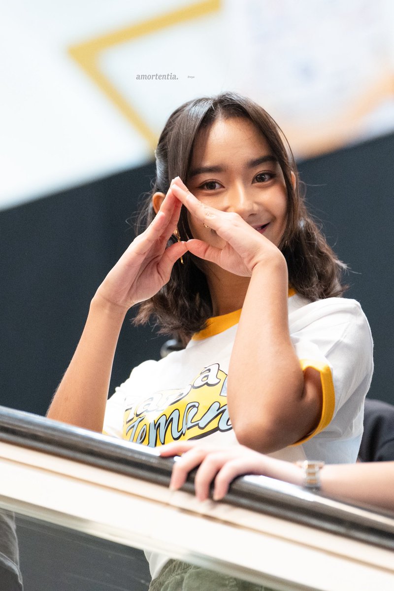 amortentia0213's tweet photo. 261004 IIBF Lit Connect 2026

Never Change 🫶

#Freya #프레야 #フレヤ #JKT48 https://t.co/gtmE6ucZr2