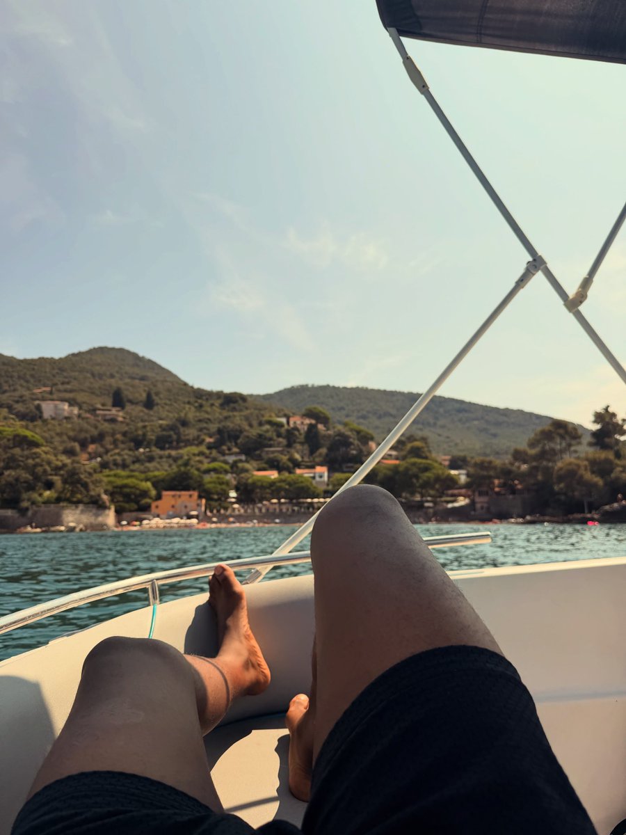 JwildsOfficial's tweet photo. Soo I rented a boat by myself in Italy with no experience and took it out to sea. 10/10 recommend. https://t.co/iFILHHT72M
