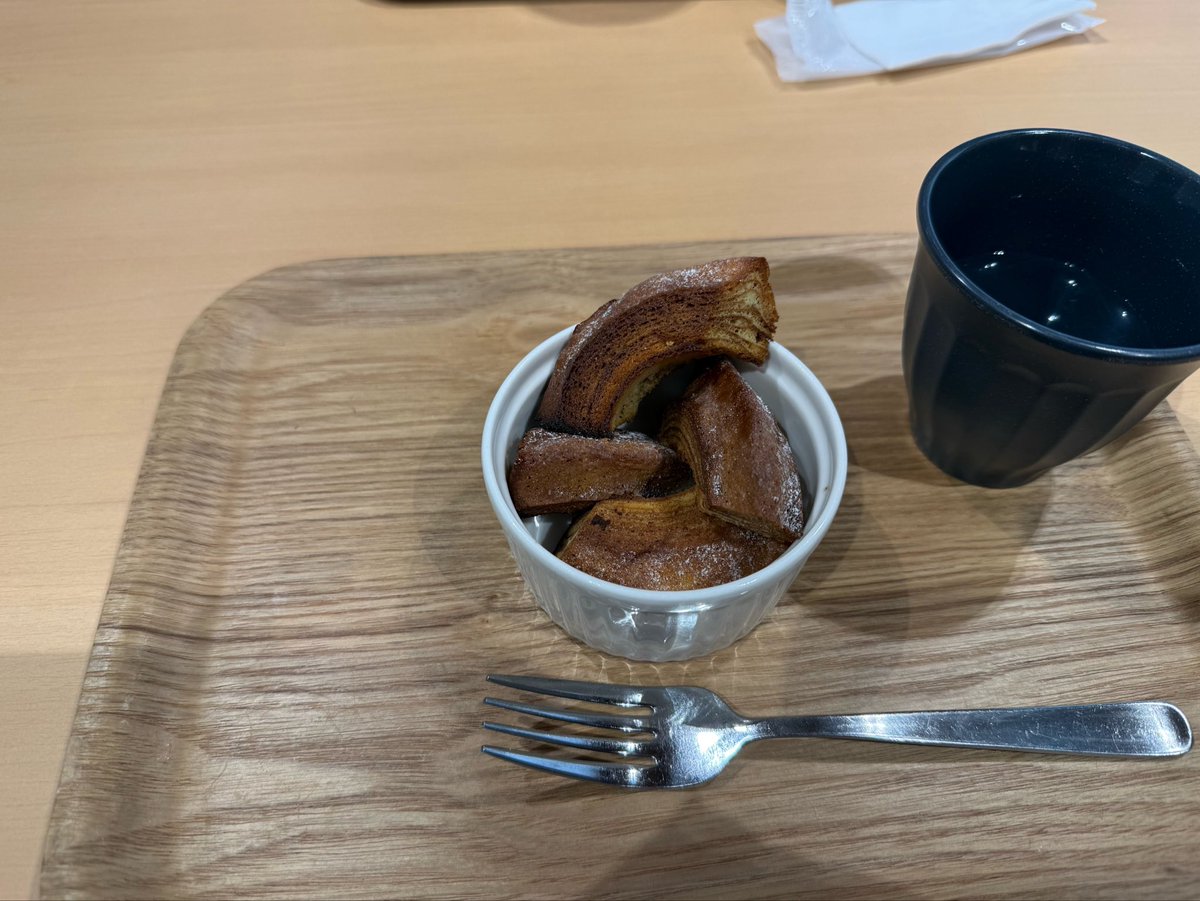 pitomama's tweet photo. 食後のデザートはハードバウム🤭🤭🤭 https://t.co/dfQ3ThMexB