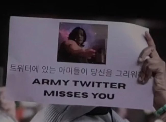 sugarush_d's tweet photo. ARMY TWITTER MISSED YOU AND THE SIGN DID ACTUALLY WORKED https://t.co/k94CxrlLMA