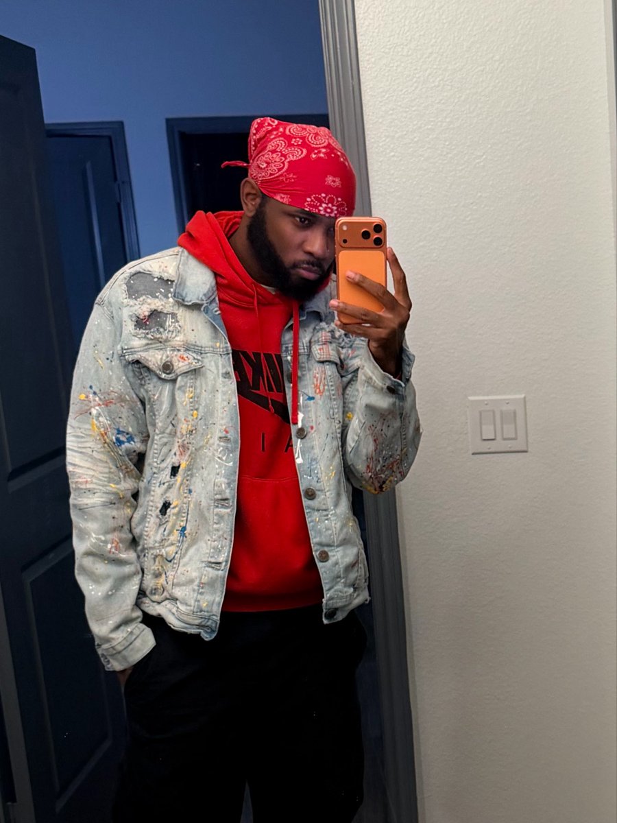 LieutenantFax's tweet photo. Let me go skate real quick 🛼 https://t.co/6g3ot6WQcF