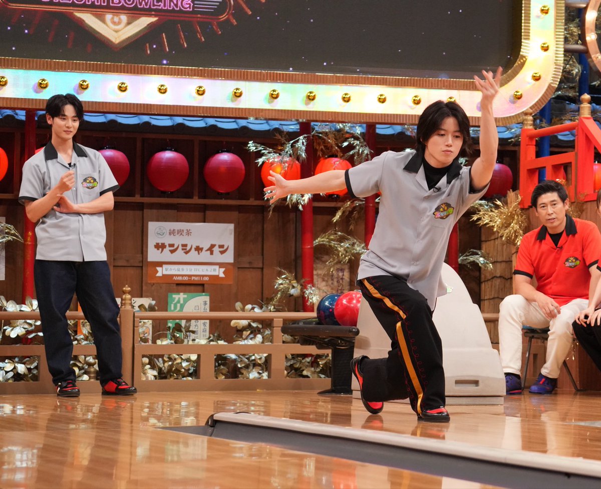 oizumi_bowling's tweet photo. ✩-------------✩--------------✩

本日10月4日(日)よる7時からは
スター激突💥#大泉ボウリング🎳

✩-------------✩--------------⭐︎

普段あまり見ることのできない
投球シーンをチラ見せ🫣①

#大泉洋
#松村北斗
#小林虎之介
#奥智哉
#オレハコ https://t.co/vbTIQxxpZf