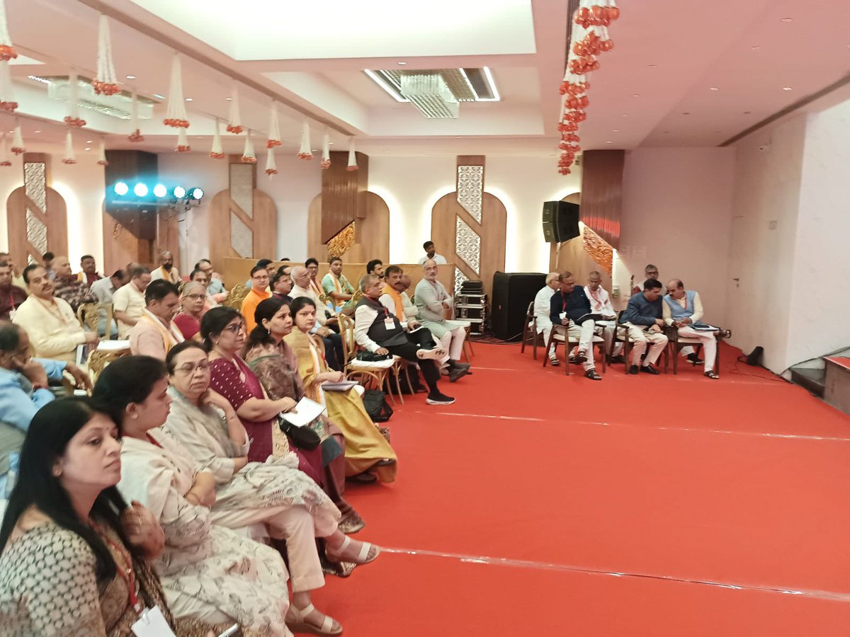 DeepakSharmaSJM's tweet photo. पालघर में आयोजित स्वदेशी जागरण मंच की राष्ट्रीय कार्यकारिणी बैठक में “ग्रामीण क्षेत्र में रोजगार” विषय पर संबोधित करने का अवसर प्राप्त हुआ। https://t.co/5O2rNoY0Km