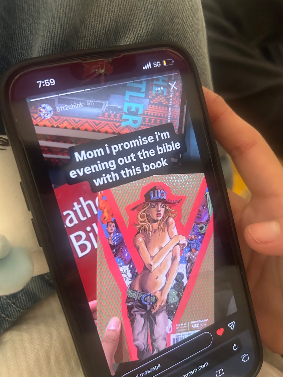 strvwbunii's tweet photo. thank GOD i broke up with this dude holy shit https://t.co/AVjg8ki4Ph
