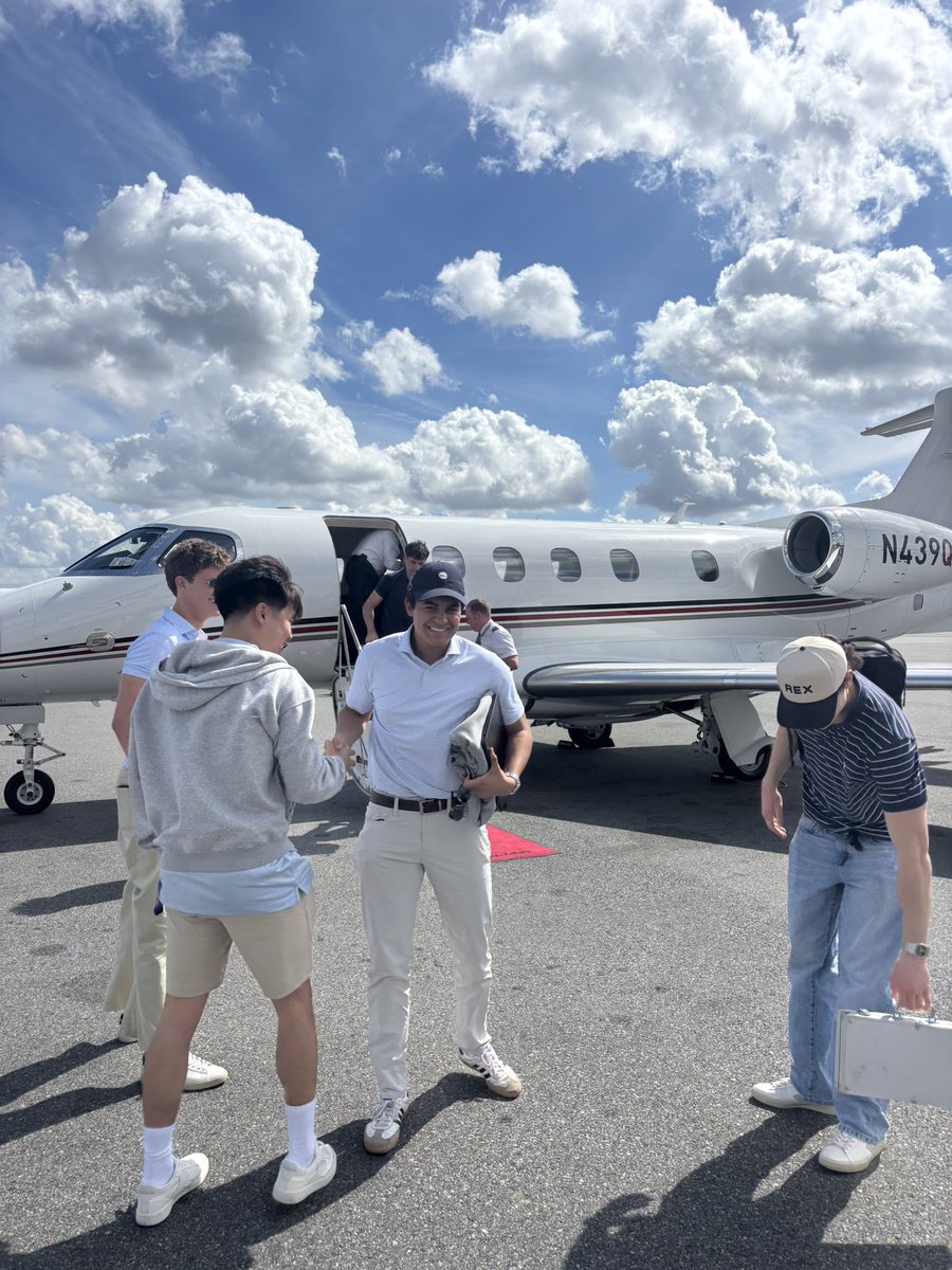 ciirgliano's tweet photo. My name is Joey Cirigliano. I recently graduated college and am now working full-time in consulting. Please JOIN &amp; support my journey as I build and scale my first app, offer any advice and connect with me! I couldn’t allow myself to miss what’s available with AI, UGC, etc. https://t.co/dItW1xNqKB